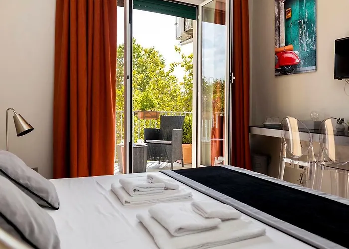 Floor Trastevere 4*